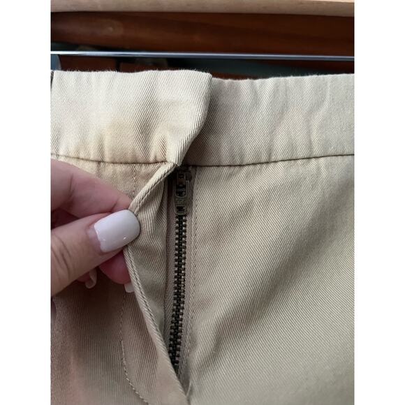 NWT J. Crew Women's 3 1/2" Classic Chino Shorts Flat Front Light Khaki Tan SZ 2 - Picture 4 of 10